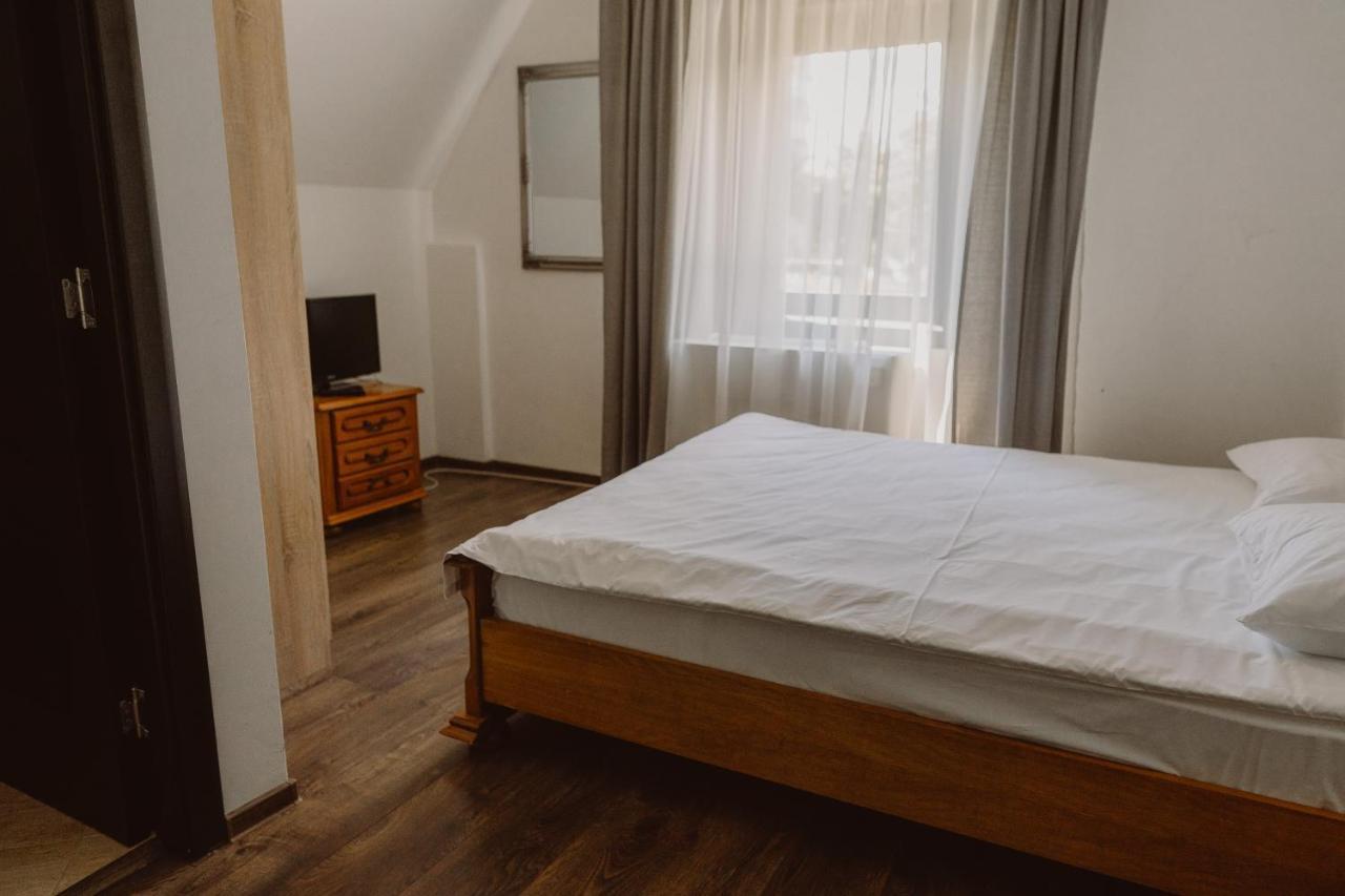 Vila Alsace Podu' Cu Lanturi Bacău Eksteriør bilde