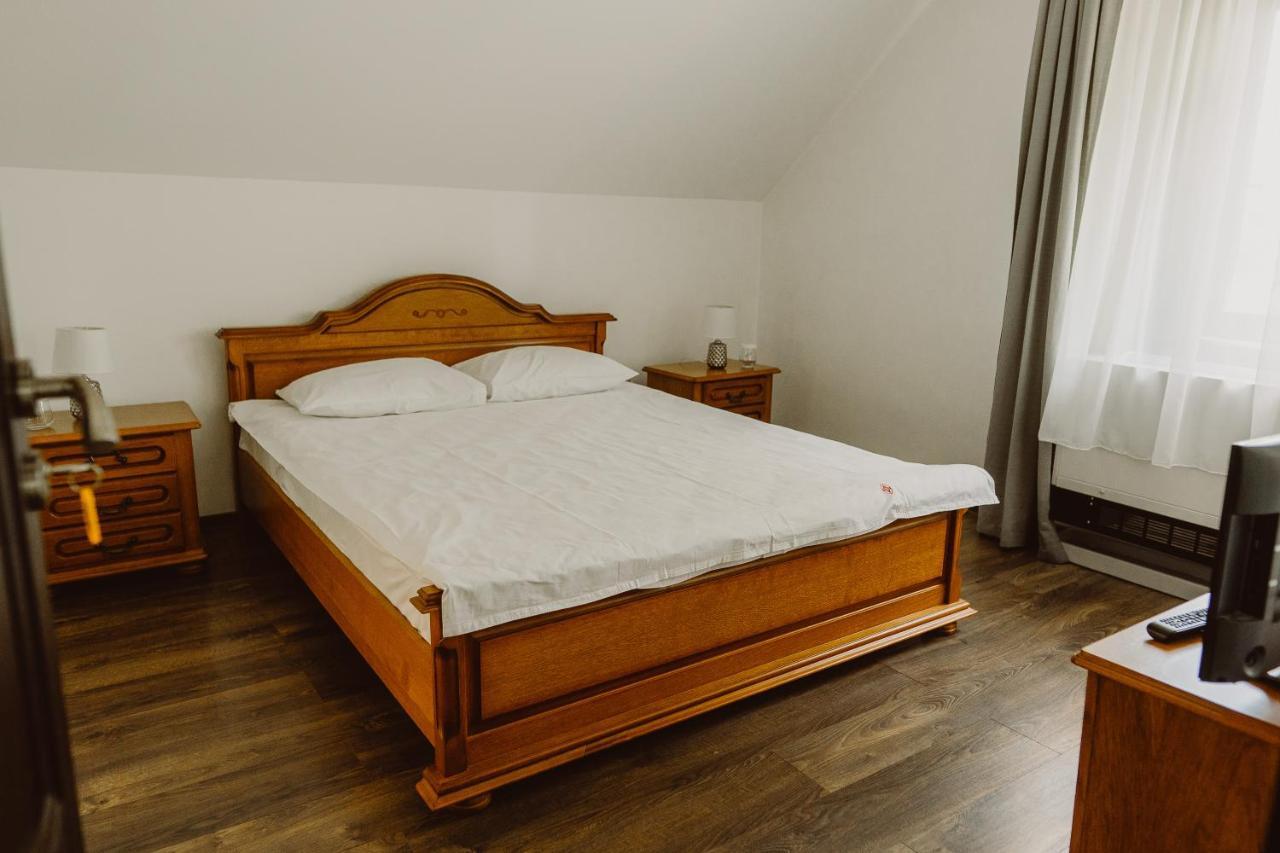 Vila Alsace Podu' Cu Lanturi Bacău Eksteriør bilde